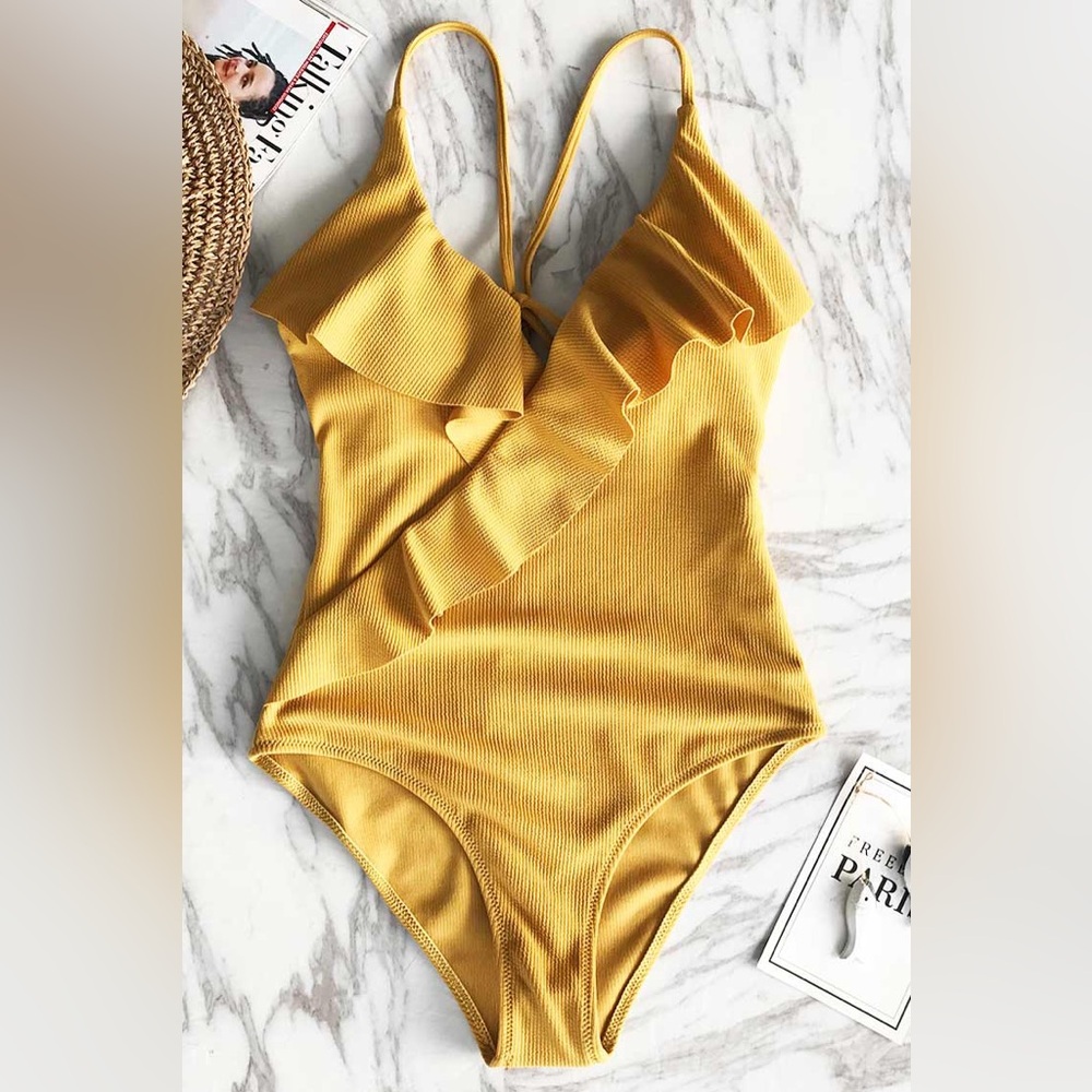 Cupshe Divine Destiny Solid One-Piece Swimsuit - image 6